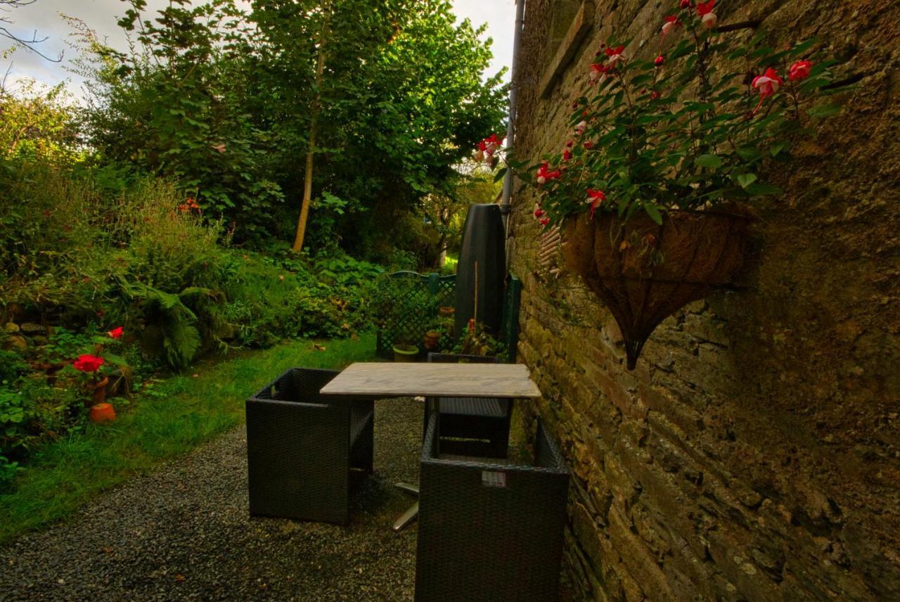 Auberge Le Canard Qui Rit Plélauff Exterior foto