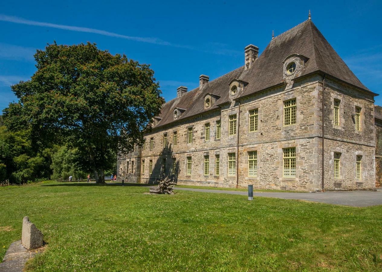 Auberge Le Canard Qui Rit Plélauff Exterior foto
